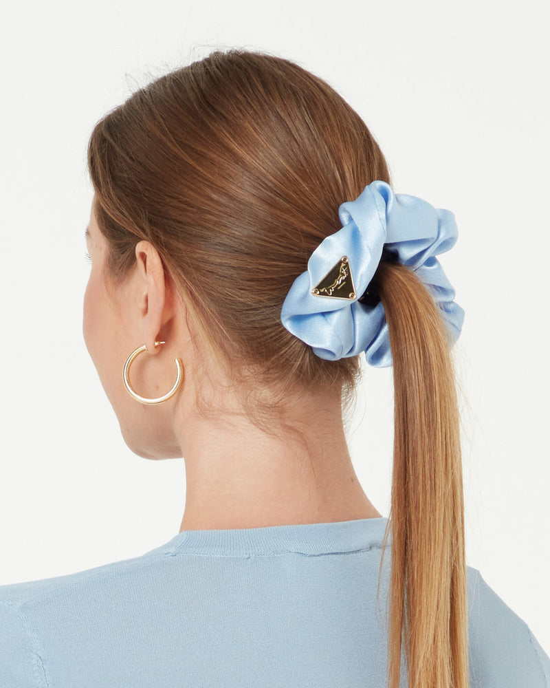 WE00702203Scrunchie_HeadbandSetSky_Headbandmood_2_446e3d65-bdfd-49bd-a377-09e858bfb228.jpg